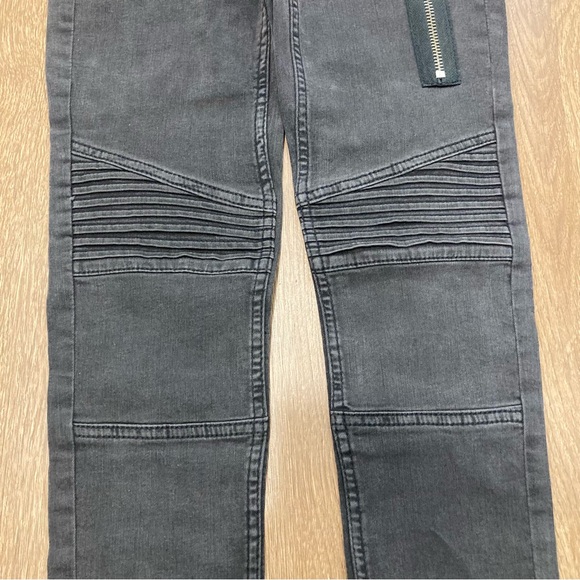 Divided H&M Women’s Charcoal High-Waisted Jeans Zipper Accent Moto Size 2 - Picture 5 of 15